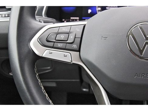 Used 2023 Volkswagen Tiguan SE FWD image 19