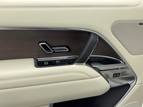 Used 2023 Land Rover Range Rover SE image 46