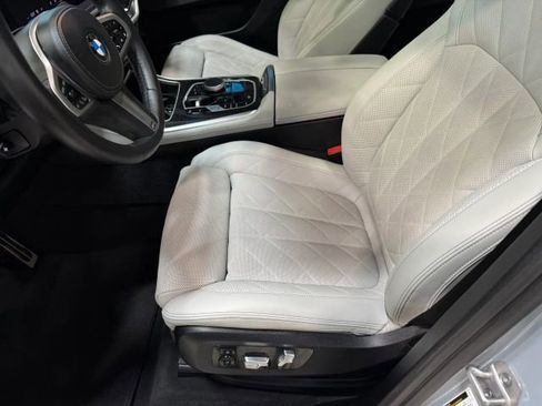 Used 2025 BMW X5 sDrive40i w/ M Sport Package RWD image 30