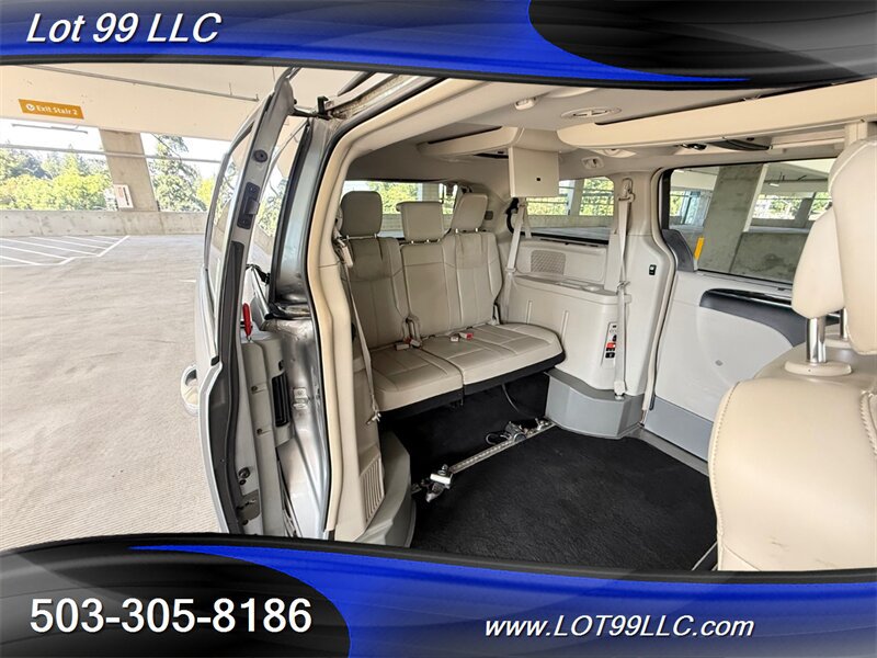Used 2013 Chrysler Town & Country Limited w/ Luxury Group FWD image 52