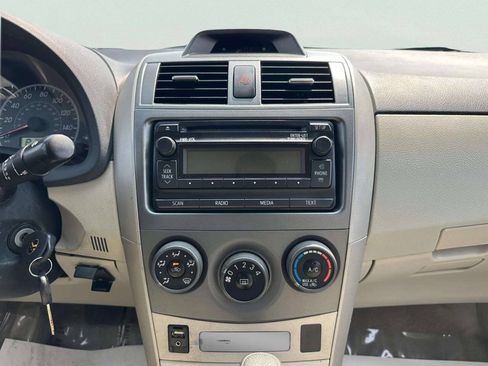 Used 2012 Toyota Corolla LE FWD image 20