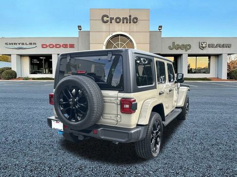 Used 2022 Jeep Wrangler Unlimited Sahara w/ Cold Weather Group image 3