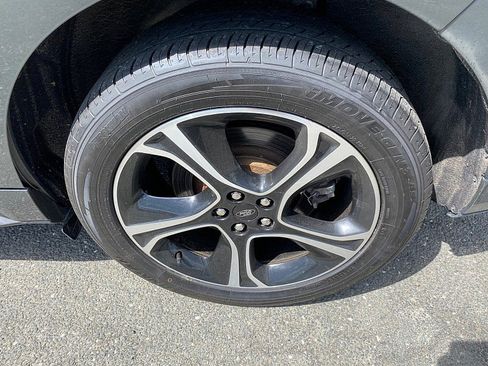 Used 2022 Ford Edge ST w/ Equipment Group 401A AWD/4WD image 12