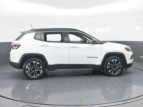 Used 2023 Jeep Compass Limited image 7