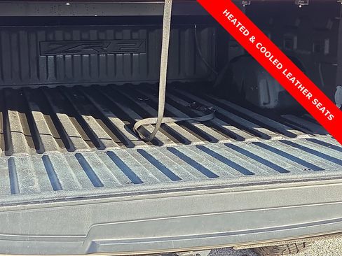 Used 2022 Chevrolet Silverado 1500 ZR2 w/ Technology Package image 9