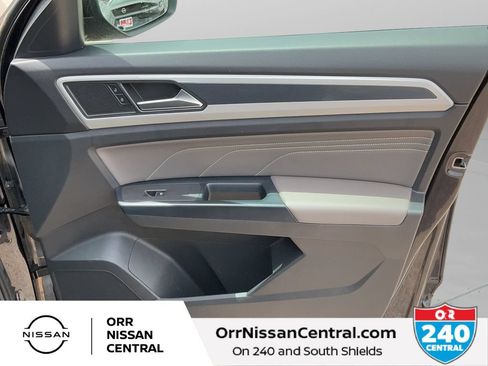 Used 2023 Volkswagen Atlas SEL R-Line AWD/4WD image 10