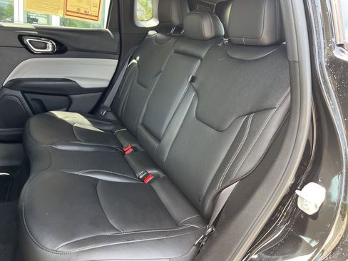 Used 2025 Jeep Compass Limited AWD/4WD image 14