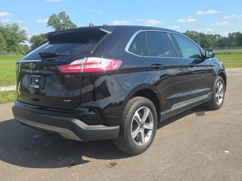 Certified 2024 Ford Edge SEL w/ Convenience Package AWD/4WD image 8