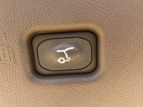 Used 2021 Lincoln Nautilus Reserve w/ Equipment Group 202A image 13