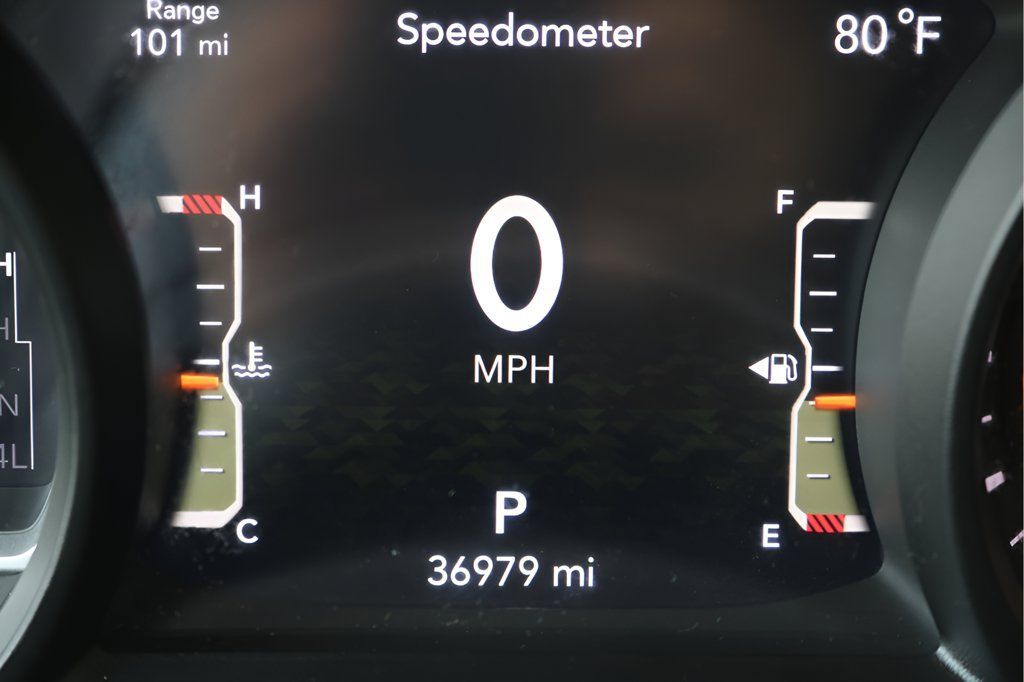 Used 2025 Jeep Wrangler Unlimited Sahara AWD/4WD image 27
