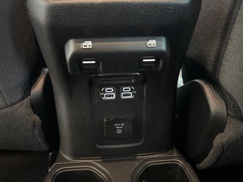 Used 2024 Jeep Wrangler Unlimited Sahara AWD/4WD image 15