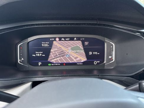 Certified 2022 Volkswagen Taos SEL image 18