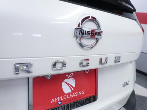 Used 2021 Nissan Rogue SV image 31