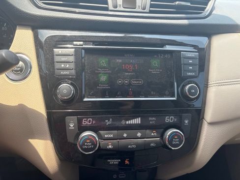 Used 2020 Nissan Rogue SL w/ Premium Package FWD image 11