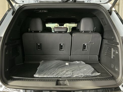New 2026 Chevrolet Traverse RS w/ LPO, Floor Liner Package FWD image 26