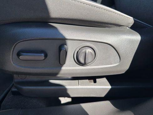 Used 2022 Chevrolet TrailBlazer LT w/ Convenience Package image 23