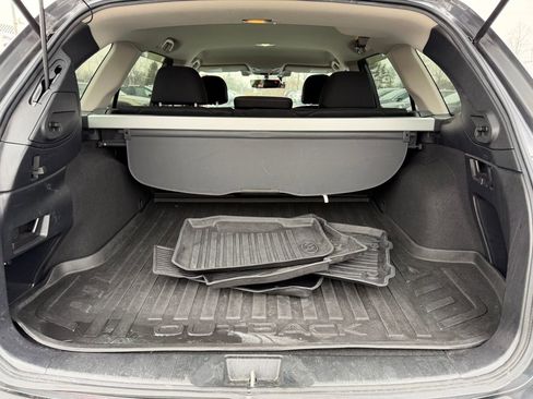 Used 2019 Subaru Outback 2.5i Premium image 32