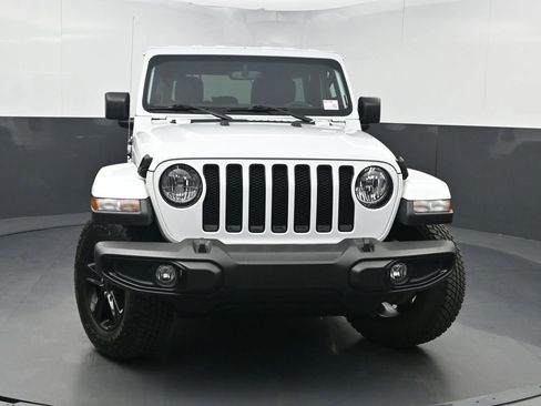 Used 2022 Jeep Wrangler Unlimited Sahara AWD/4WD image 40