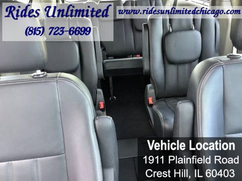 Used 2012 Chrysler Town & Country Touring-L w/ Entertainment Group #2 image 39