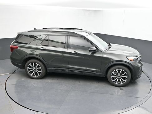 Used 2024 Ford Explorer ST-Line w/ Class IV Trailer Tow Package AWD/4WD image 41