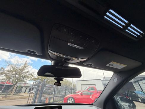 Used 2018 Mercedes-Benz C 300 Sedan image 27