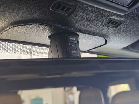 Used 2018 Jeep Wrangler Unlimited Sahara AWD/4WD image 33