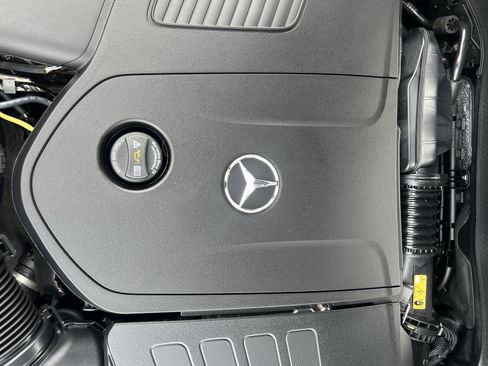 Certified 2025 Mercedes-Benz GLC 300 4MATIC image 37