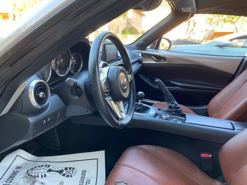 Used 2023 MAZDA MX-5 Miata Grand Touring RWD image 30