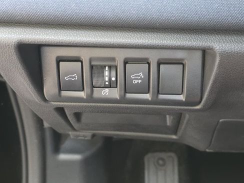 Used 2023 Subaru Outback Premium AWD/4WD image 23
