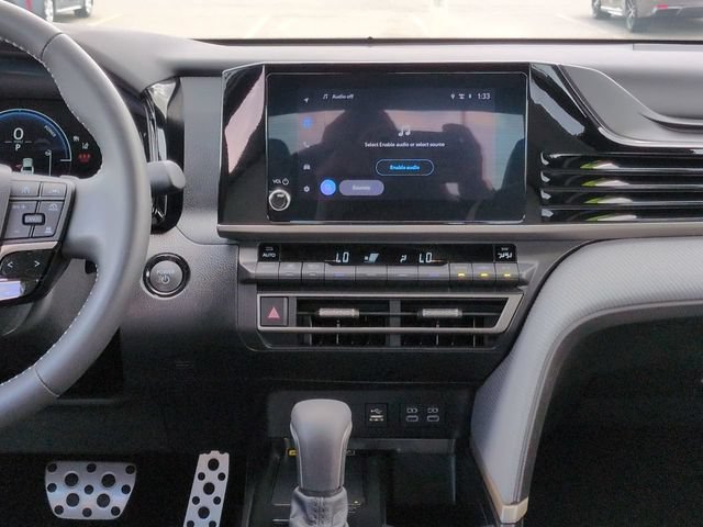 Certified 2025 Toyota Camry SE FWD image 17