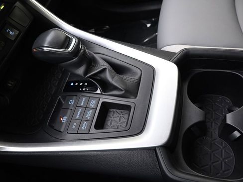 Used 2019 Toyota RAV4 XLE Premium w/ Cold Weather Package AWD/4WD image 32