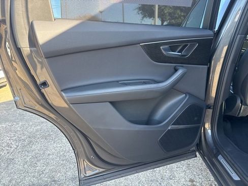 Used 2021 Audi Q7 3.0T Premium Plus w/ Executive Package image 19