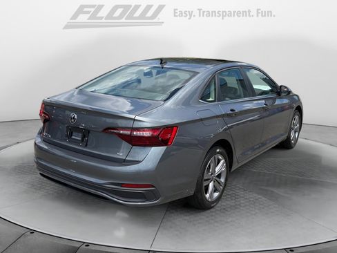 Used 2023 Volkswagen Jetta SE w/ Panoramic Sunroof Package FWD image 7