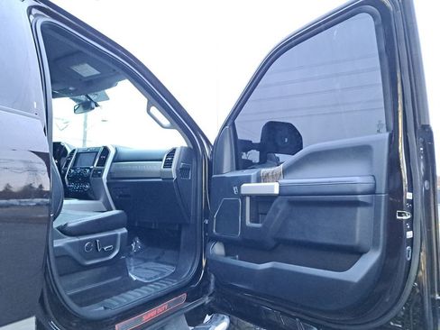 Used 2018 Ford F250 Lariat w/ Lariat Value Package image 16