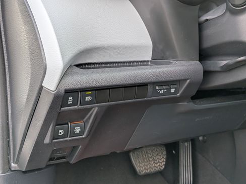 Used 2025 Toyota Sienna LE w/ LE Plus Package AWD/4WD image 17