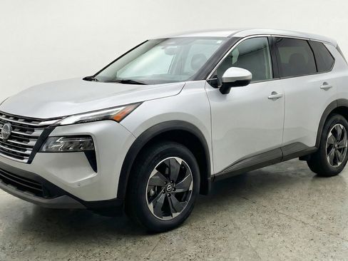 Used 2025 Nissan Rogue SV FWD image 3