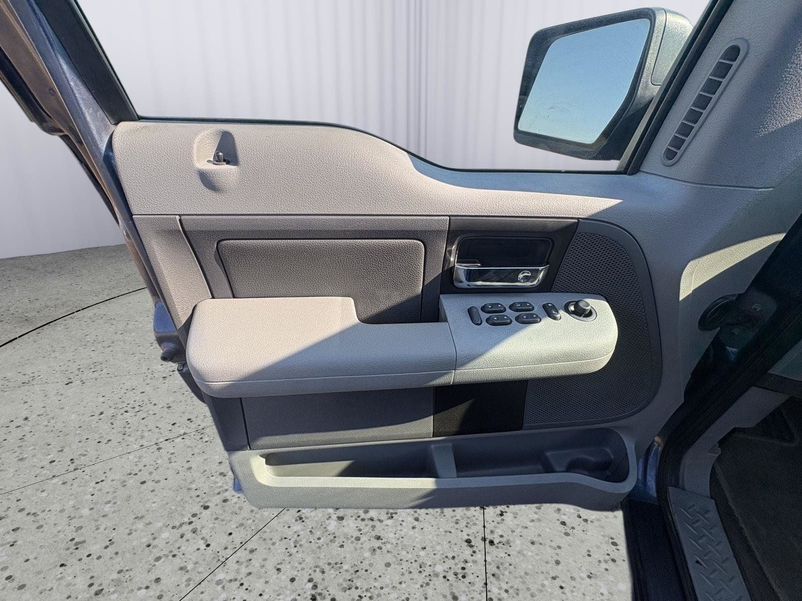 Used 2004 Ford F150 XLT RWD image 25
