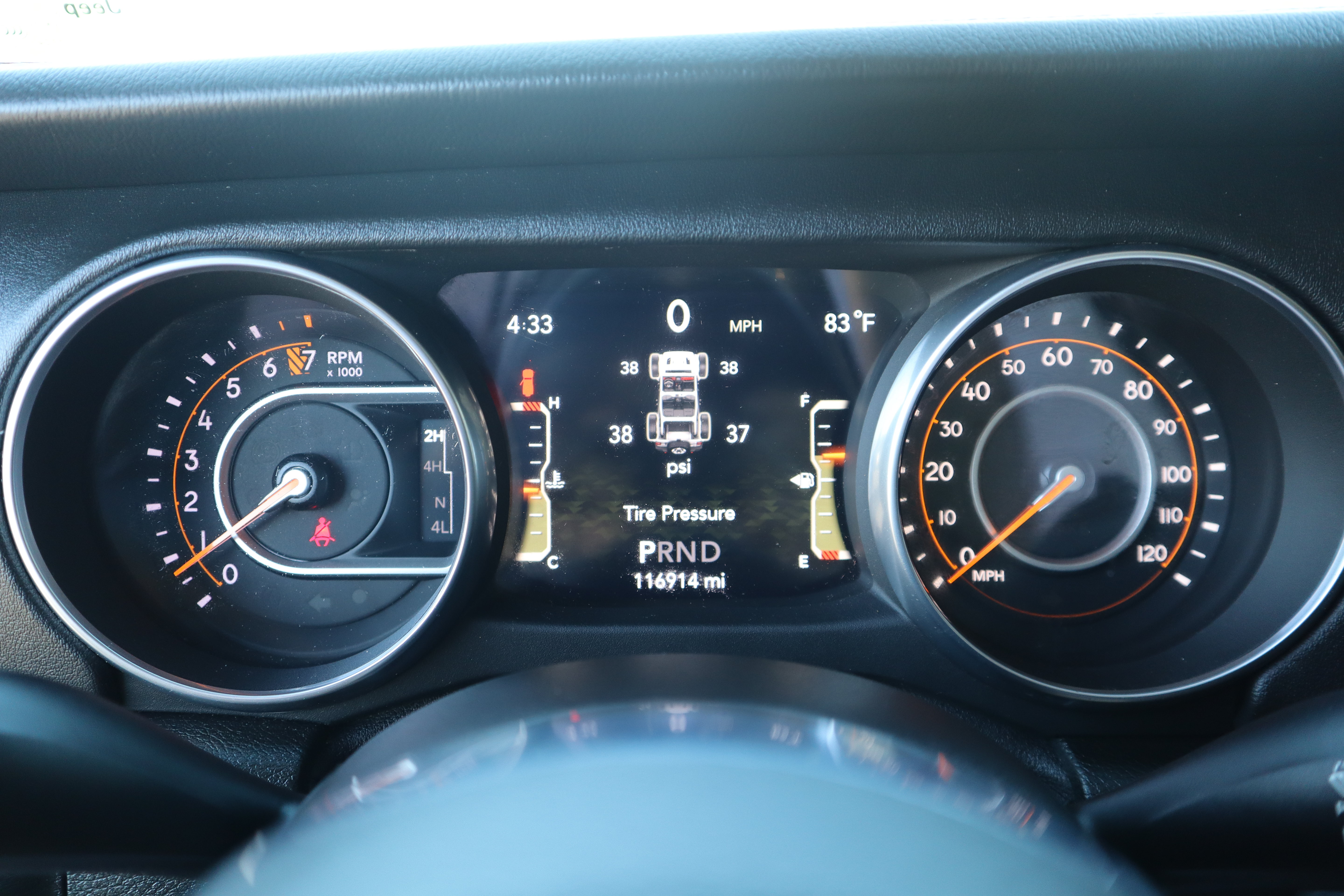 Used 2018 Jeep Wrangler Unlimited Sahara w/ Dual Top Group AWD/4WD image 18