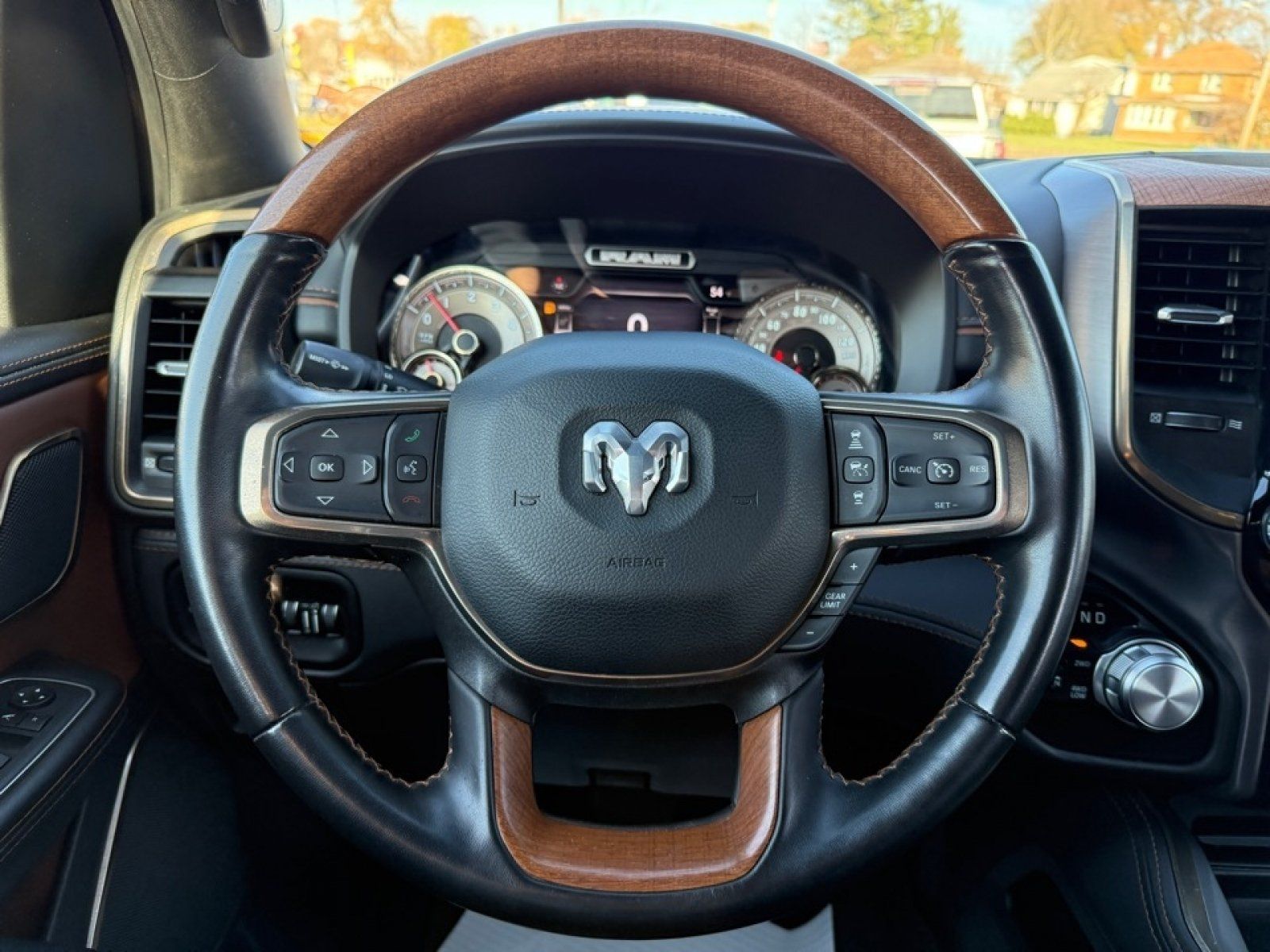 Used 2022 RAM 1500 Limited AWD/4WD image 16