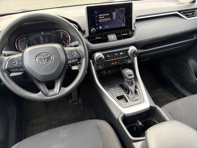 Used 2024 Toyota RAV4 LE AWD/4WD image 18