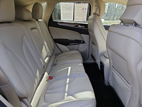 Used 2019 Lincoln MKC Premiere image 17