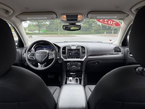Used 2023 Chrysler 300 Touring w/ Sport Appearance Package RWD image 31