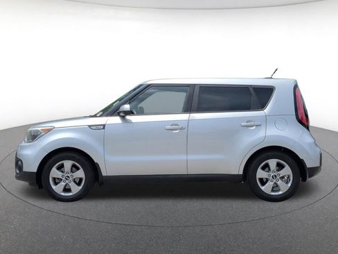 Used 2017 Kia Soul FWD image 2