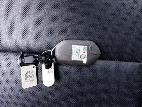 Certified 2025 Kia Telluride LX image 37