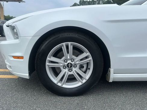 Used 2014 Ford Mustang Convertible RWD image 10