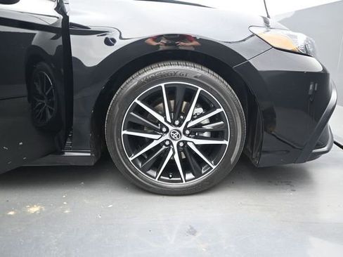 Used 2023 Toyota Camry SE FWD image 18