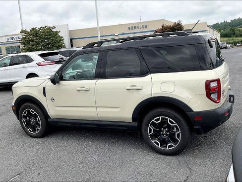 Certified 2025 Ford Bronco Sport Outer Banks w/ Outer Banks Tech Package+ AWD/4WD image 3