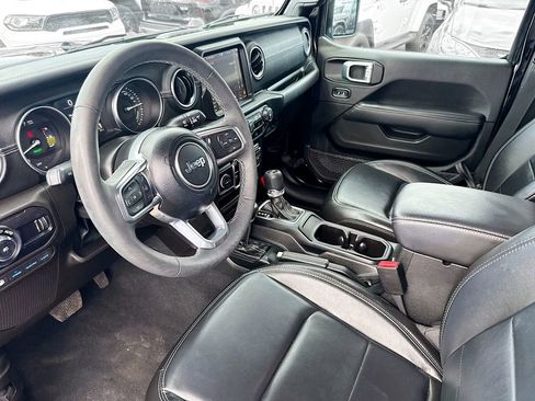 Used 2023 Jeep Wrangler Unlimited Sahara image 24