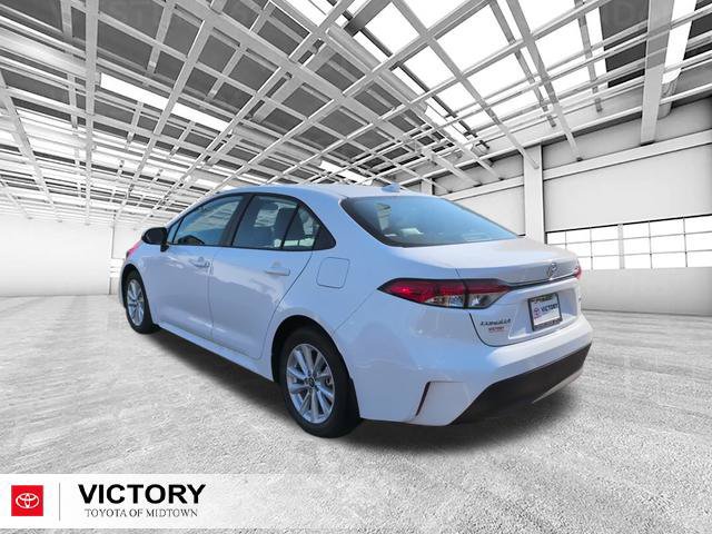 Used 2027 Toyota Corolla LE w/ LE Premium Package FWD image 6