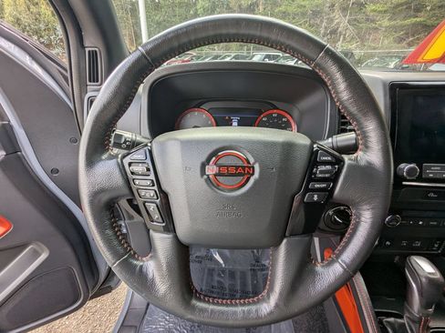 Used 2023 Nissan Frontier PRO-4X w/ Pro Convenience Package AWD/4WD image 15